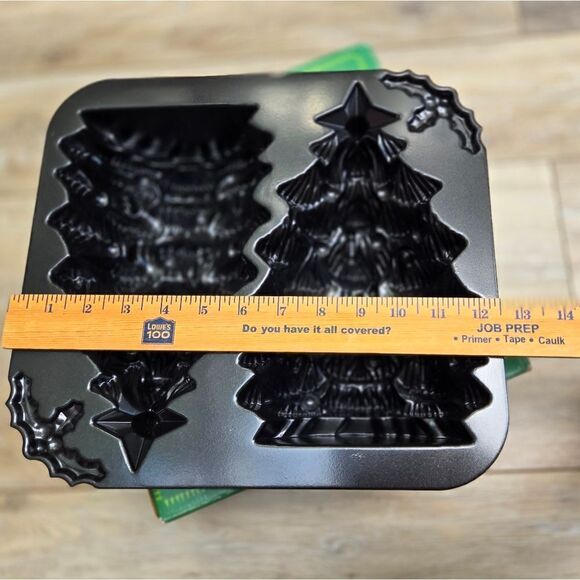 Nordic Ware Christmas Tree 3D Cast Aluminum Baking Pan new in box - Picture 10 of 11